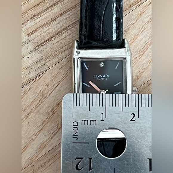 OMAX Ladies Watch Black Leather Strap Black Dial Stainless Case Crystal - Picture 9 of 11